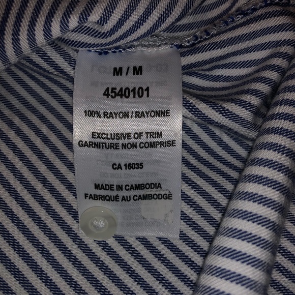 Tahari womens button up shirt - Picture 4 of 4